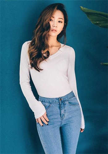 男主叫楚天逸女主叫江妩