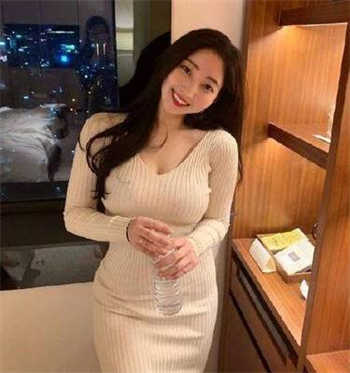 皇帝每天都要挨板子