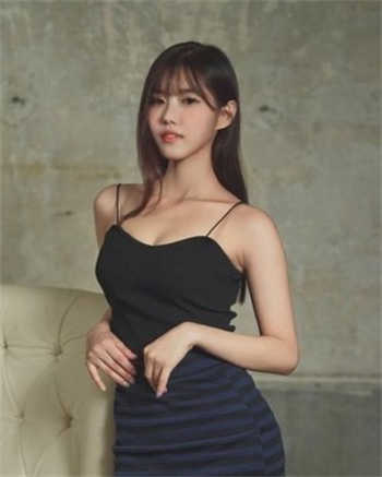 漂亮女主骑男马奴爬行
