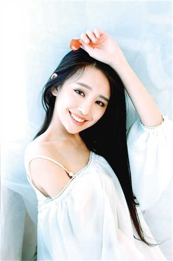 小学六年级女生换衣服