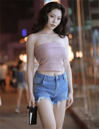 七彩公寓六人行6050