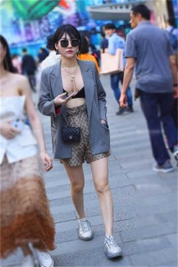乡村艳福李大壮杨柳