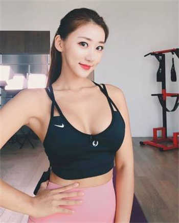 老师在办公室给我吃她奶