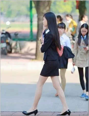 抖音微胖女神牛仔裤勒痕