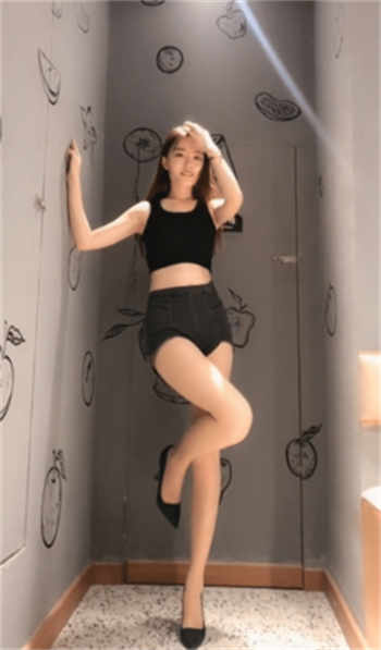 快穿系统大佬爱偷懒