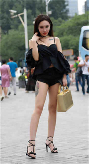 吴语霏果冻传媒