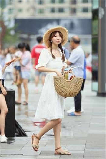 她在丈夫面被别人耍了蘑菇