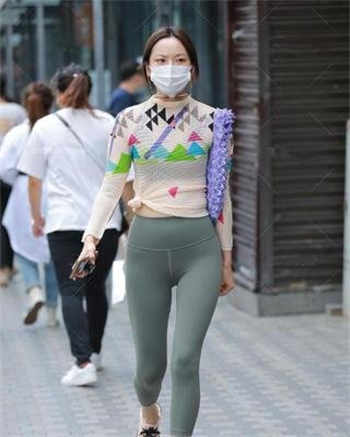 快手韩鞠格打扑克视频