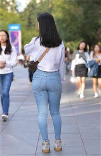 李老汉小花的风流事