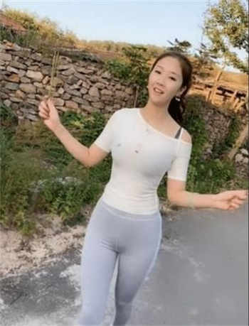 附近美女约会电话